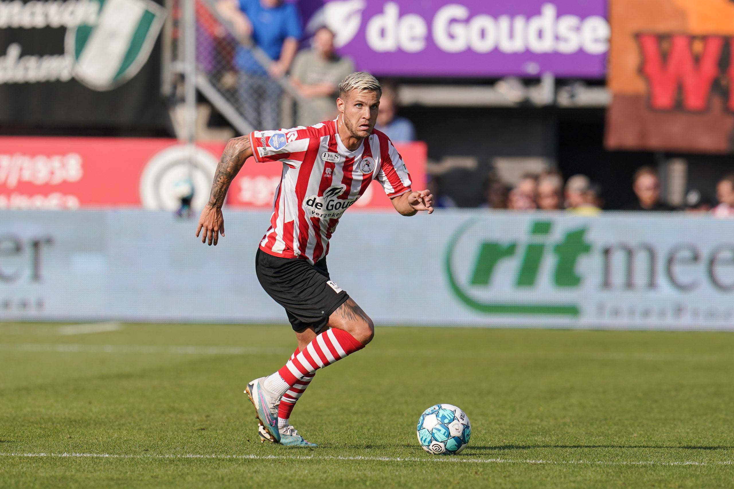 两队都在首 两队都在首